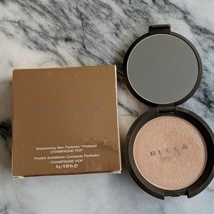 Becca Champagne Pop highlighter Jaclyn Hill